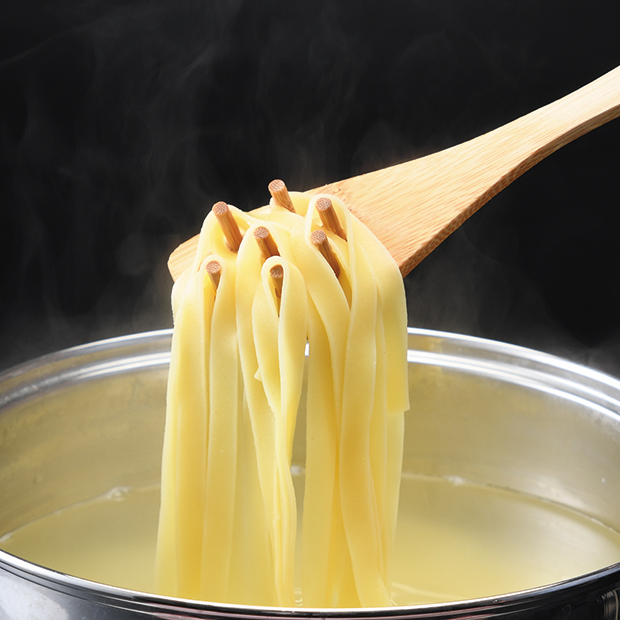 国産生パスタ　フィットチーネ